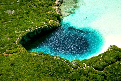 deans blue hole in Long Island Bahamas